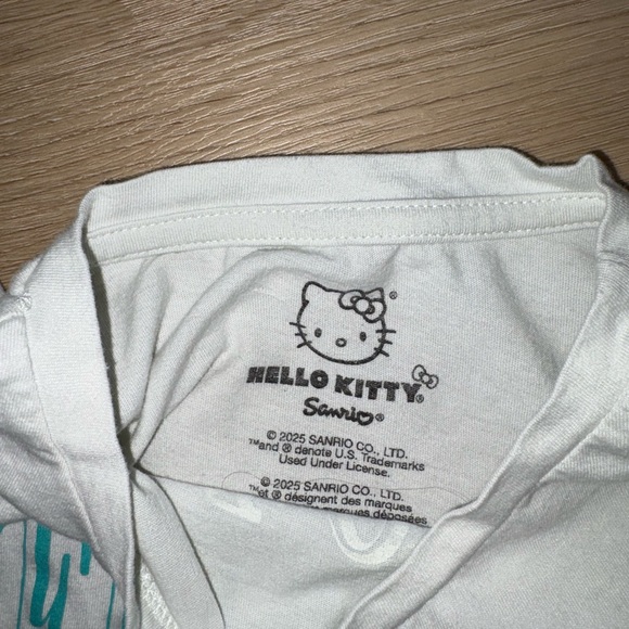 Hello Kitty - Picture 2 of 3